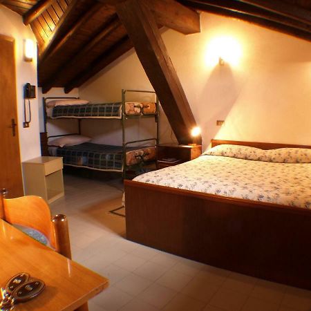 Hotel Rondanino Ланцо-д'Інтельві Екстер'єр фото
