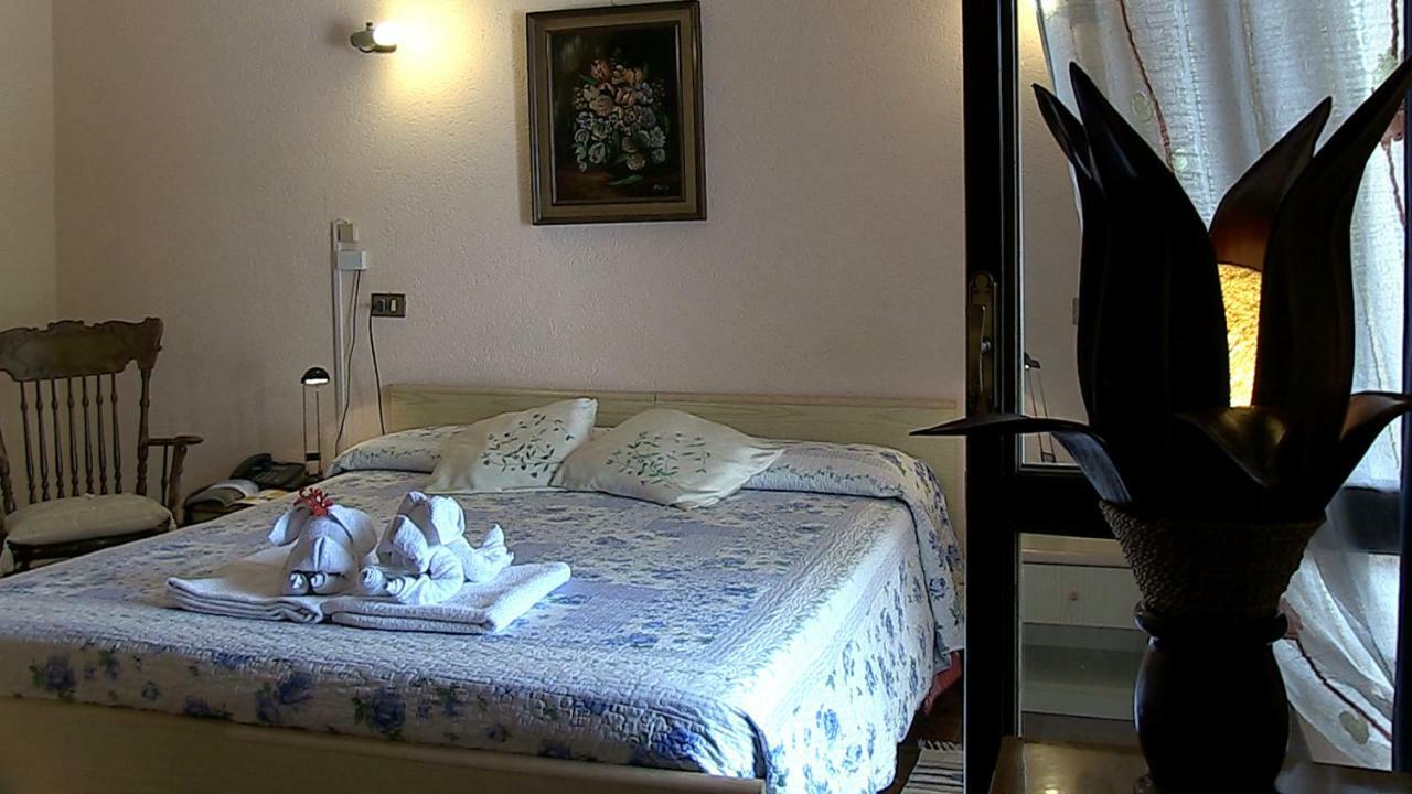 Hotel Rondanino Ланцо-д'Інтельві Екстер'єр фото